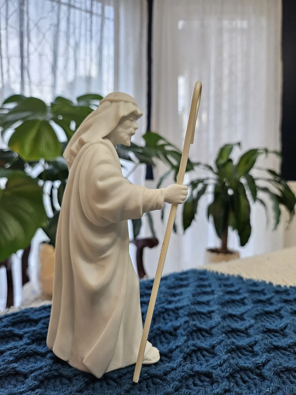 Avon Nativity Collectibles The Shepherd Porcelain Figurine 1983 Vintage
